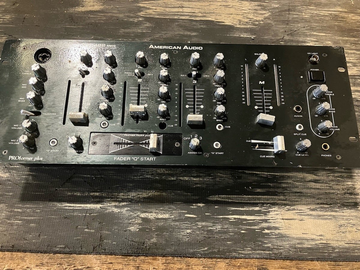 DJ機材 American Audio Q-2422 PRO American Audio Q-2422 PRO