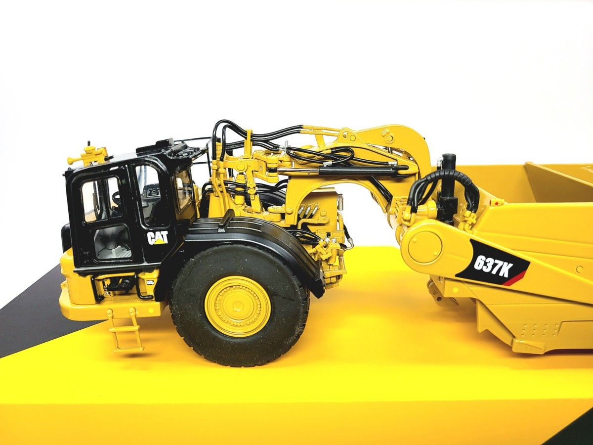 ミニカー CCM 1/48 CAT 637K WHEEL TRCATOR-COAL 1:48 Cat® 637K Coal Bowl