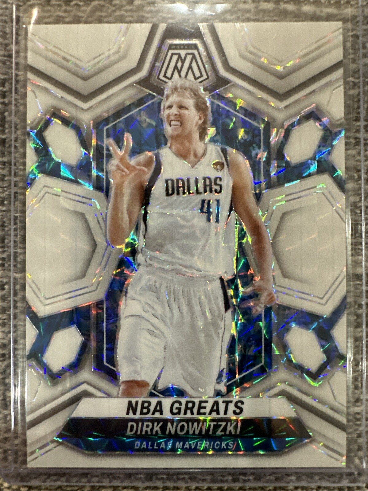 NBAカード Dirk Nowitzki ノビツキー サインカード 25枚限定 NBAカード