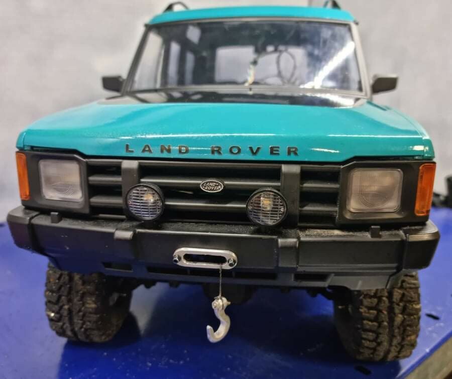 1/10 Scale LandRover Discovery1(Axial SCX10 II) - Rock Crawling 1