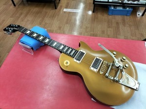 Gibson Les Paul 70s Tribute ゴールド ハードケース付 Gibson Les