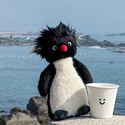 NWT Jellycat RONNIE ROCKHOPPER PENGUIN Rare & Hard to Find Soft