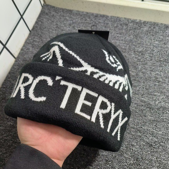 Arc'teryx Bird Word Toque Wool Beanie Black Void Winter Hat Unisex