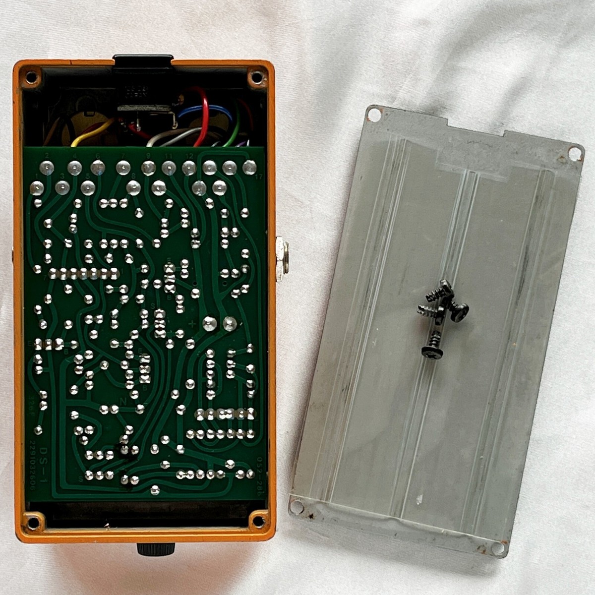 BOSS DS-1 Distortion 1985 W/Box Vintage Guitar Pedal Made in Japan