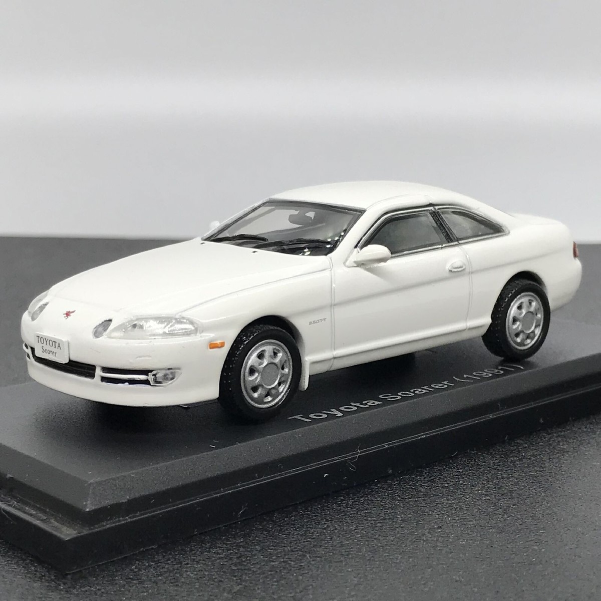 Mini Car Toyota Soarer 1991 White 1/43 Scale Box Display Diecast