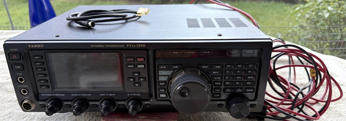YAESU FT-104 FMトランシーバー 1200MHz 測定器無でジャンク YAESU FT