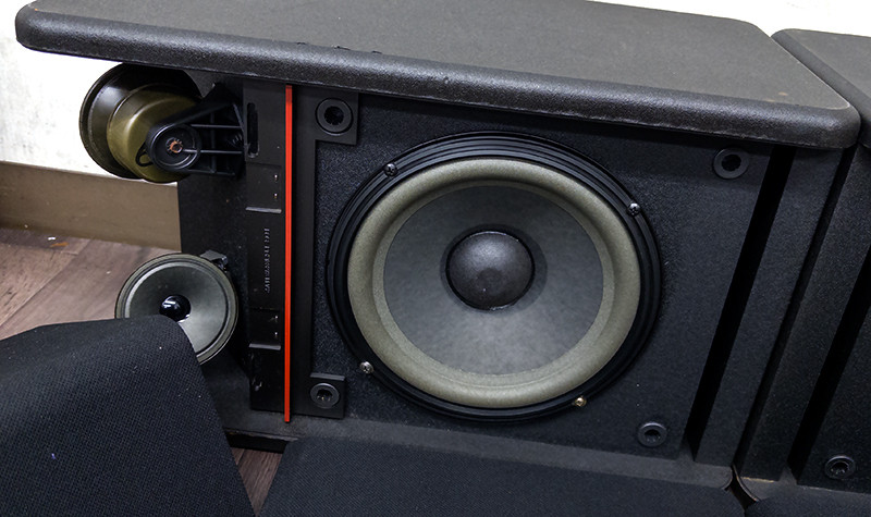 BOSE 301-AV MONlTOR 天井吊り下げ器具付き BOSE 301 music monitor-Ⅱ