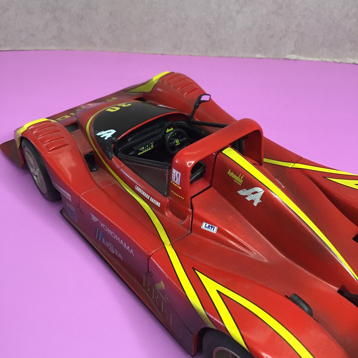 Hot Wheels 1:18 Scale Ferrari F 333 SP Die Cast Car #30 Race Car