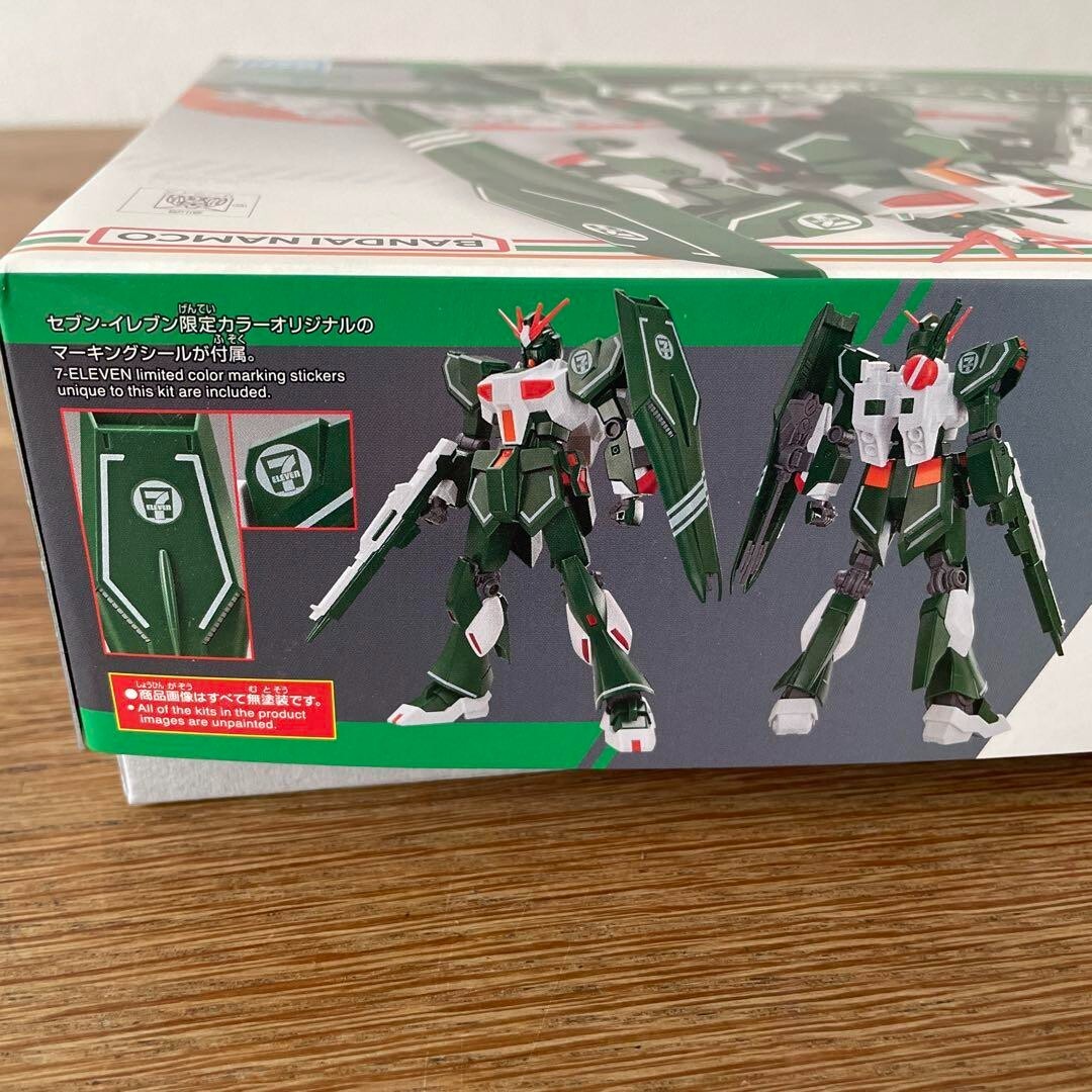 Bandai Spirits Entry Grade ν Gundam (Seven-Eleven Limited Color) 1