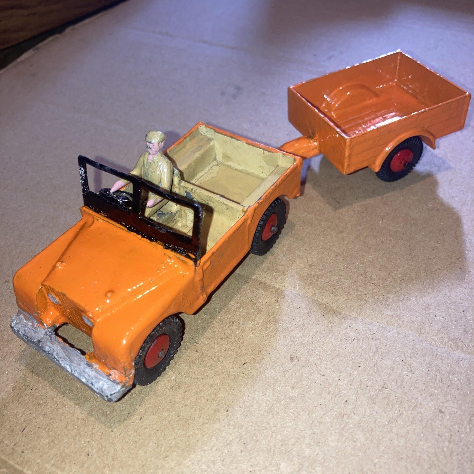 Dinky 340, Land Rover - Free Price Guide & Review