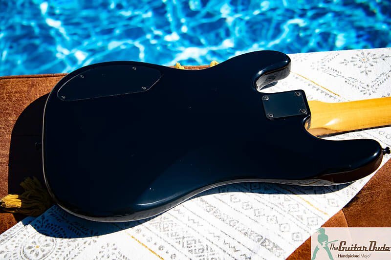 Fender Japan Precision Bass ケース付き Fender Japan Precision Bass