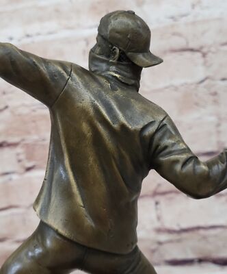 FLOWER BOMBER BRONZE STATUE ♯2