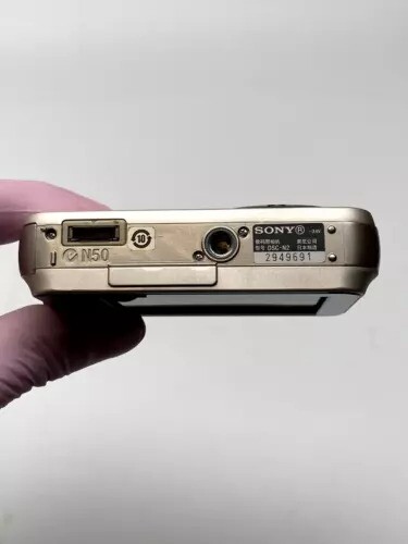 Sony Cyber-shot DSC-N2 10.1MP 3x Optical Zoom CCD Digital Camera