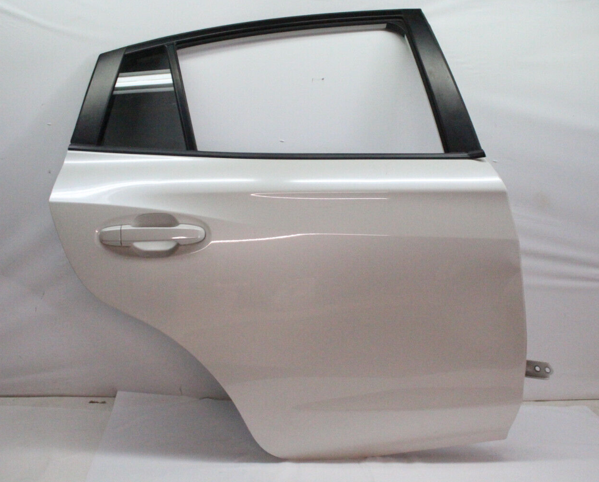 2019 SUBARU CROSSTREK REAR RIGHT DOOR ASSEMBLY COOL WHITE OEM 18