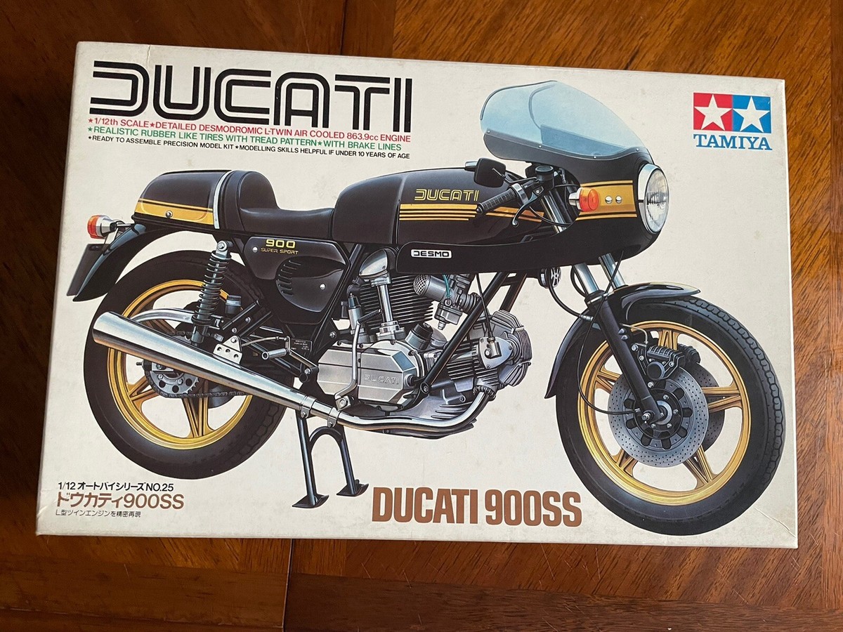 タミヤ 1,/12スケール ドゥカティ900SS Full building 1/12 TAMIYA