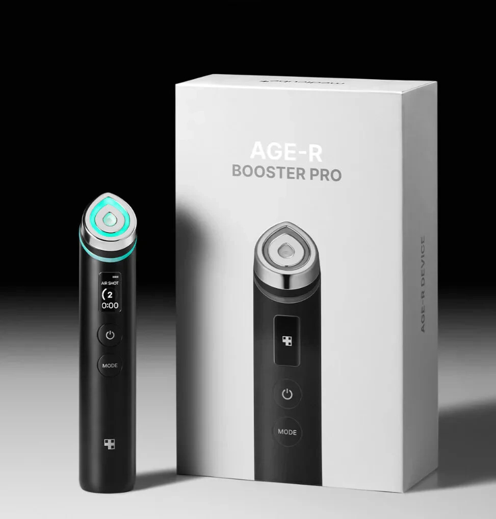 オファー ほぼ新品AGE-R BOOSTER PRO 美顔器 ☆medicube 美顔器 AGE-R
