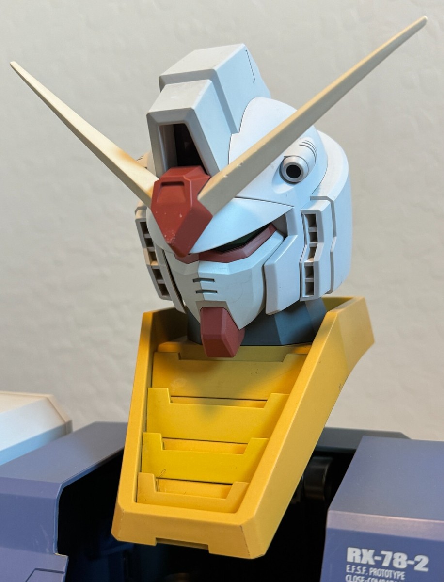 ガンダム胸像 GUNDAM Bust Type DisplayCase ガンダム胸像 GUNDAM Bust