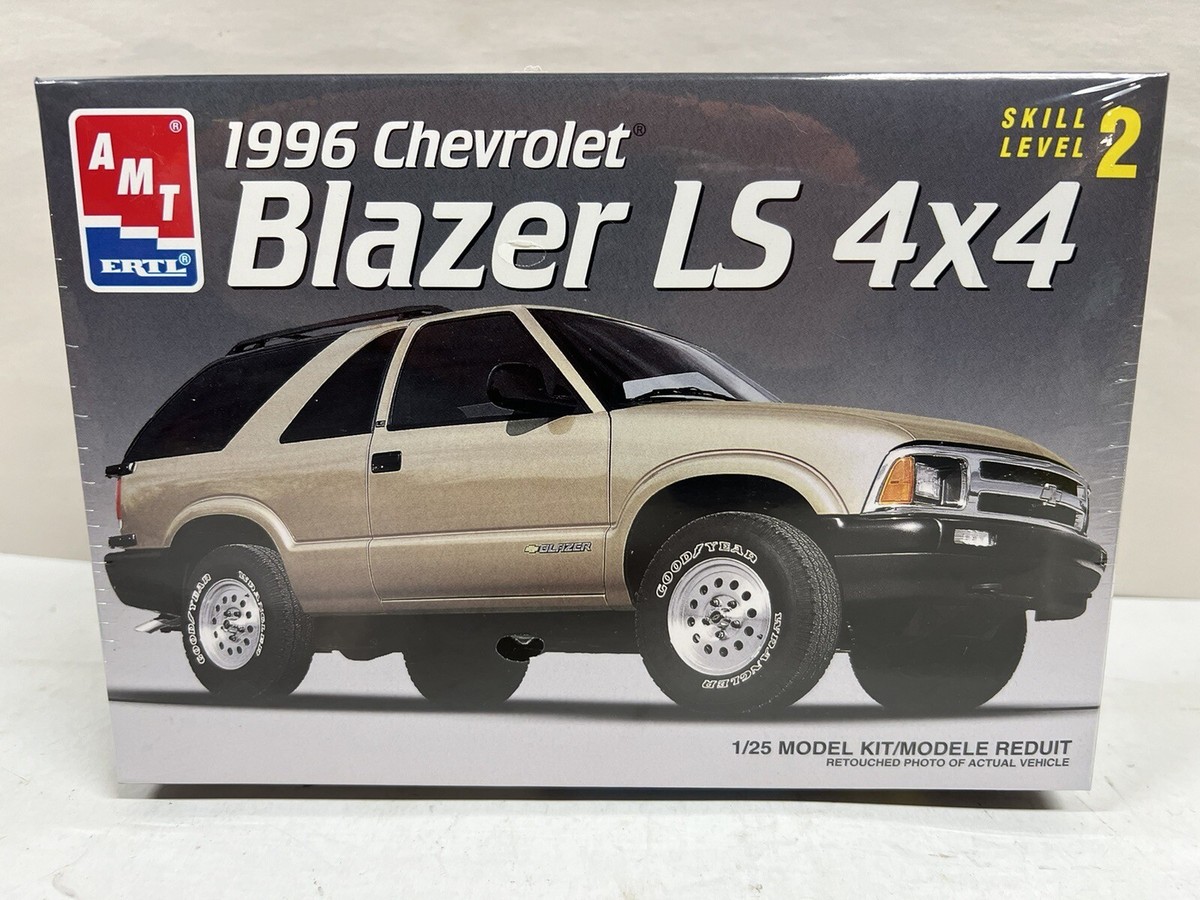 1/25 Chevy 1996 Blazer LS 4x4 Chevrolet Truck Model Kit #8979 New