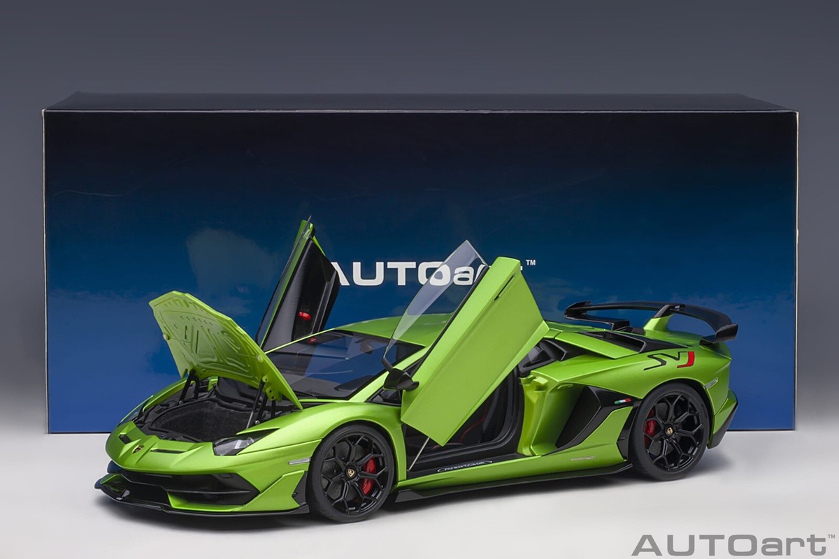 LAMBORGHINI AVENTADOR SVJ VERDE ALCEO MATTE GREEN 1:18 COMPOSITE