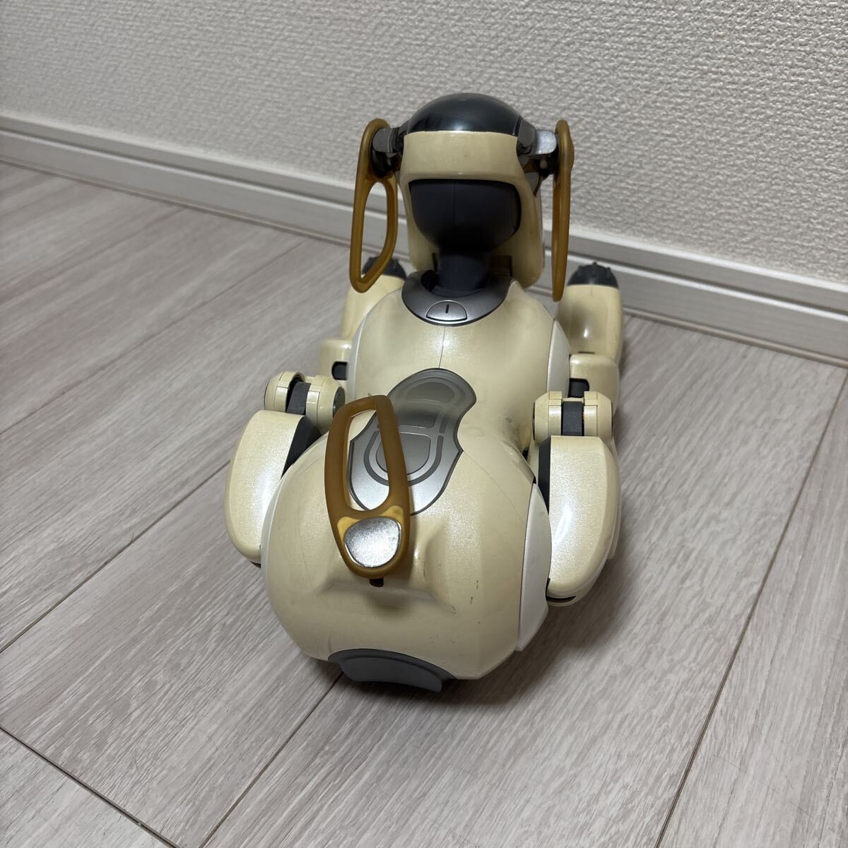 SONY AIBO ERS-7 ジャンク SONY AIBO ERS-7 White Dog Shaped Virtual
