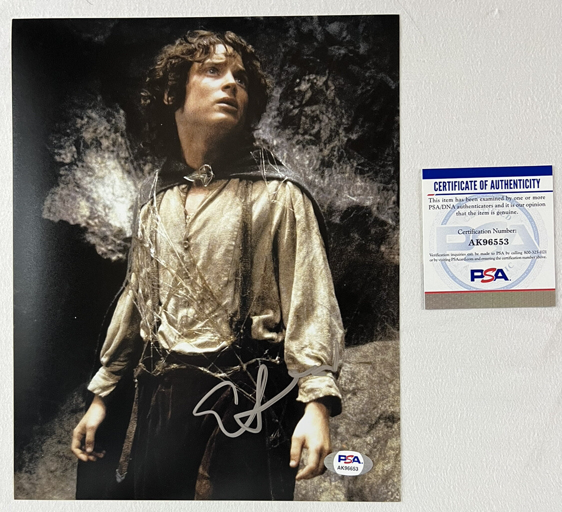 ELIJAH WOOD HAND SIGNED 8x10 PHOTO THE LORD OF THE RINGS AUTOGRAPH