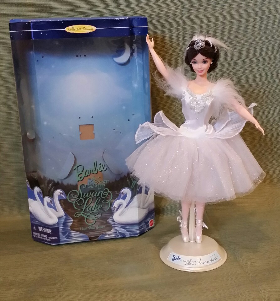 バービー スワン クイーン Barbie swan lark Amazon.com: Barbie Swan