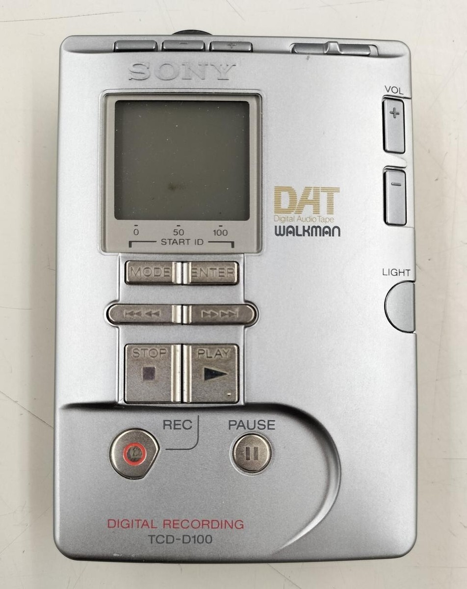 SONY TCD-D100 Professional DAT Walkman Digital Audio Tape Recorder