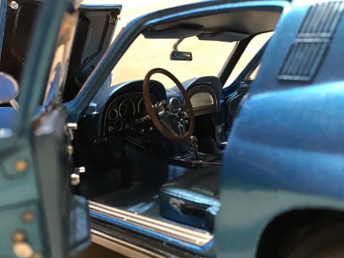 gmp CORVETTE Fastback 1965 1/18サイズ s-l1200.jpg