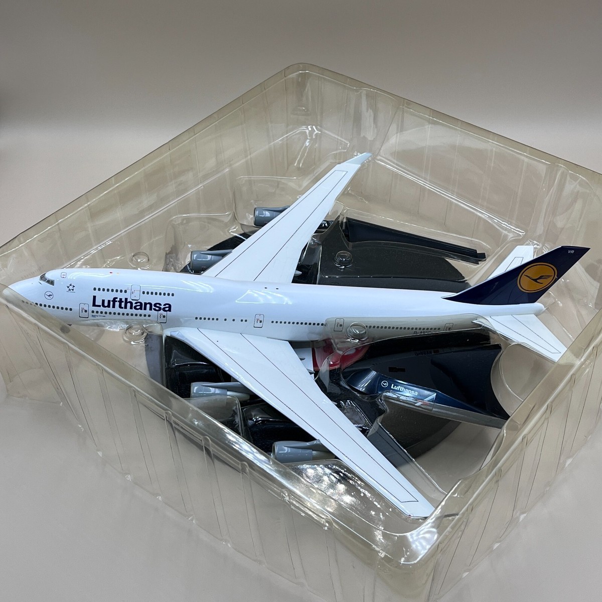 Herpa 1/200 Lufthansa Boeing 747-400 Koln D-ABVR 550031 Plastic