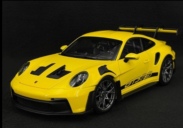 ポルシェ992 GT3RS 1/64ミニカー イエローPORSCHE 1/18 Porsche 911