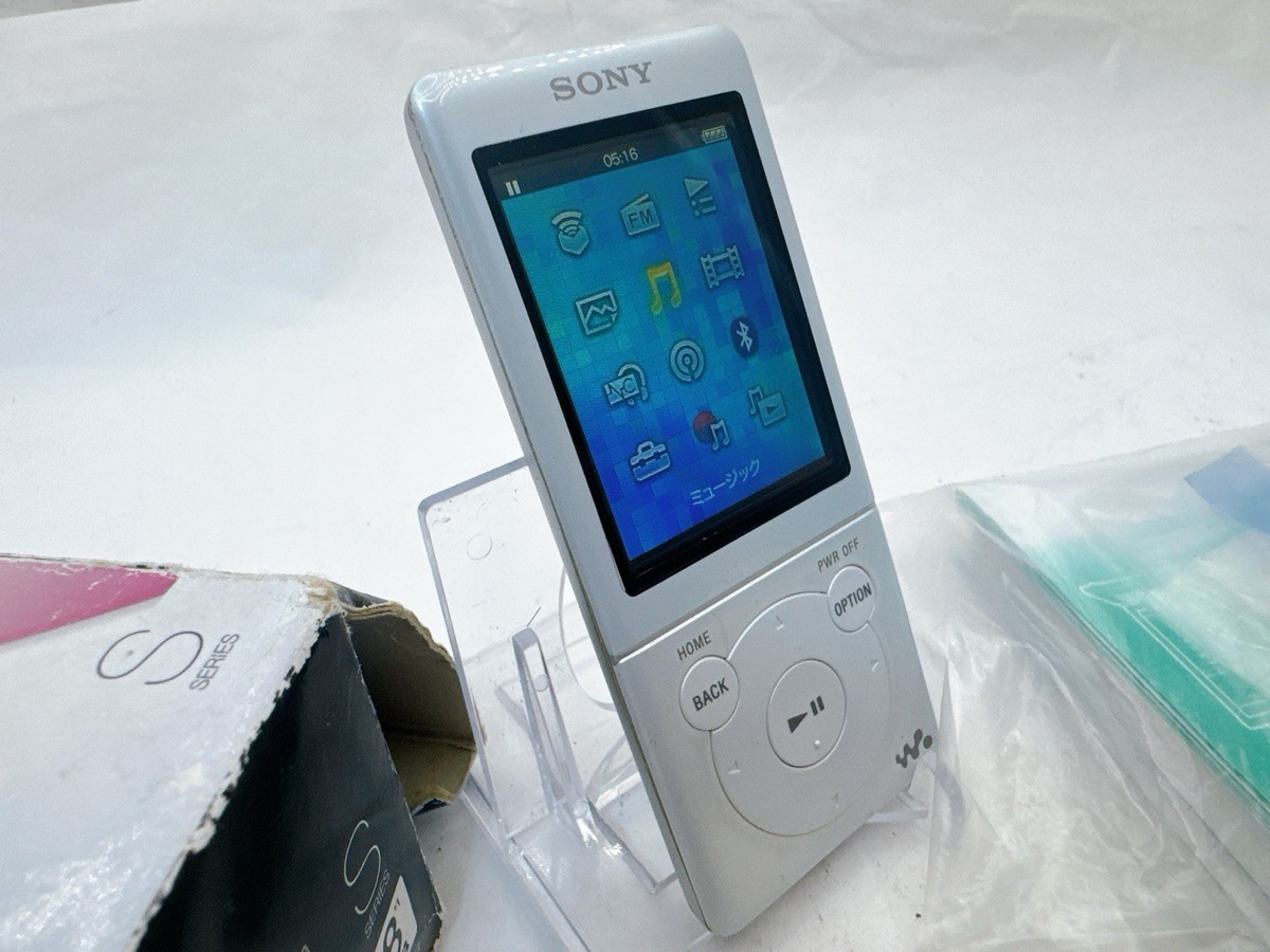 Sony Walkman NW-S774 8GB White Digital Media Player Bundle Speaker