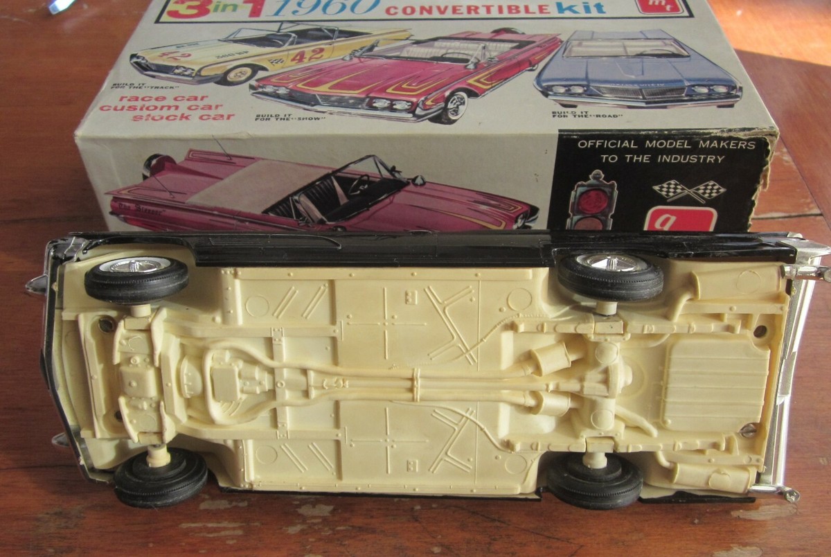 AMT 1960 Lincoln Continental Convertible Kit Annual 3-in-1 Built