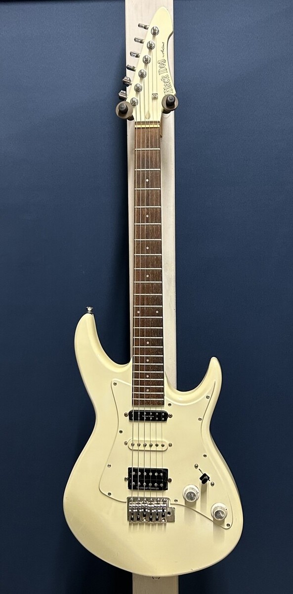 Black Dog by Aria Pro Ⅱ エレキギター オフホワイト AriaCompany