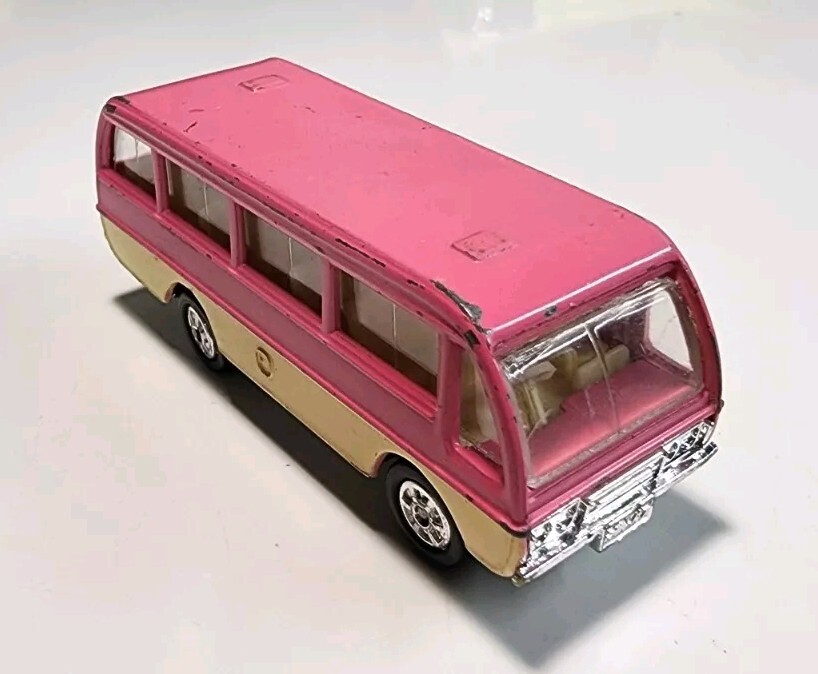 Vintage 1974 Tomica #46 Pink/Cream Mazda Light Bus 1/88 Diecast