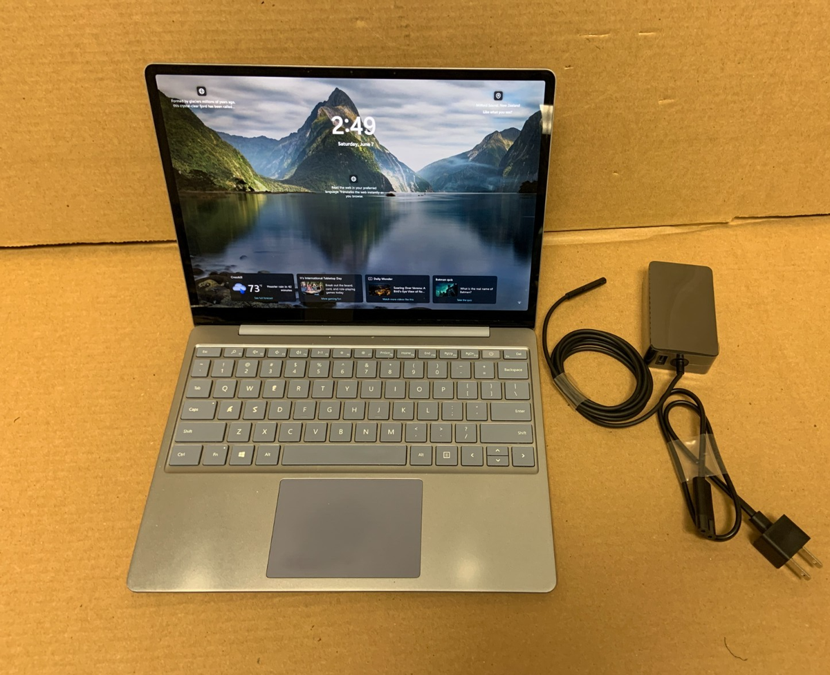 Microsoft Surface Laptop Go 1943 12.4