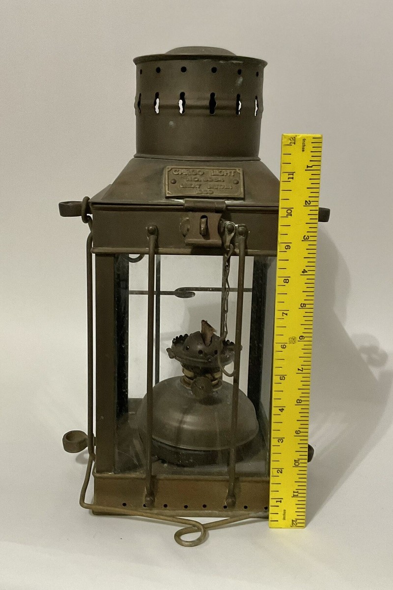 Vintage CARGO LIGHT 3954 GR BRITAIN 1939 Lamp Brass Ship Lantern