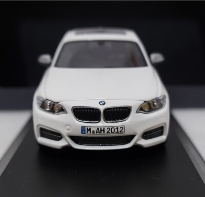 1/43 BMW M235 2シリーズ クーペ ワイドボディ ミニカー ホワイト 1/43