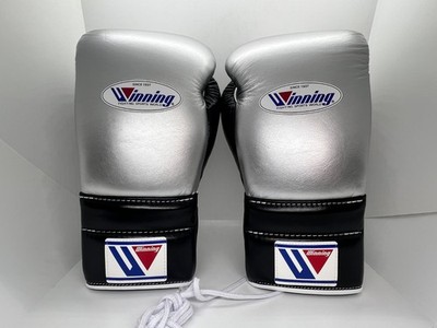 Winning Boxing Gloves CO-MS-500 14oz Silver and Black Pro String