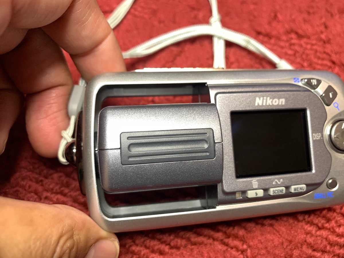 Rare Vintage Nikon CoolPix E3500 Digital Camera 3500 TESTED NEEDS