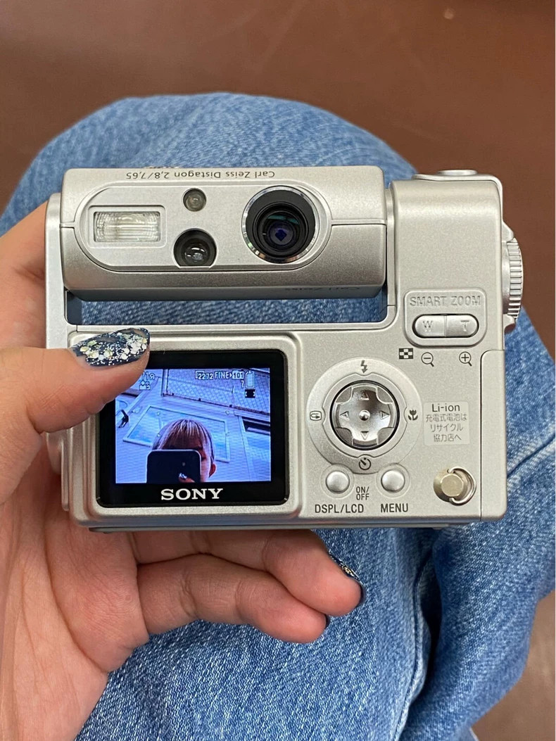 ✨希少✨】SONY Cyber-shot DSC-F77A コンデジ シルバー SONY
