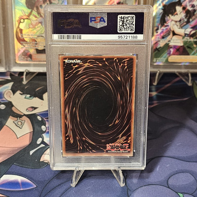 PSA 5 1st Ed Dark Magician LOB-005 The Legend Of Blue Eyes White