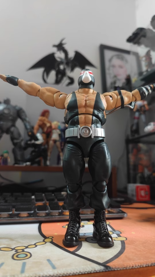 MAFEX No.216 BANE BATMAN KNIGHTFALL Ver. 1/12 Action Figure