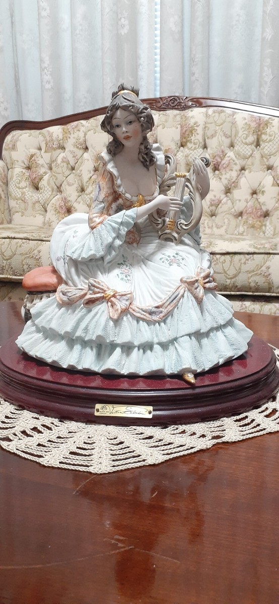 Vittorio Sabadin - Vintage Capodimonte Women in Green with Harp