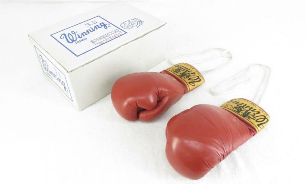 Winning Vintage Initial Old Logo Boxing Gloves 6oz Red Lace-up FP