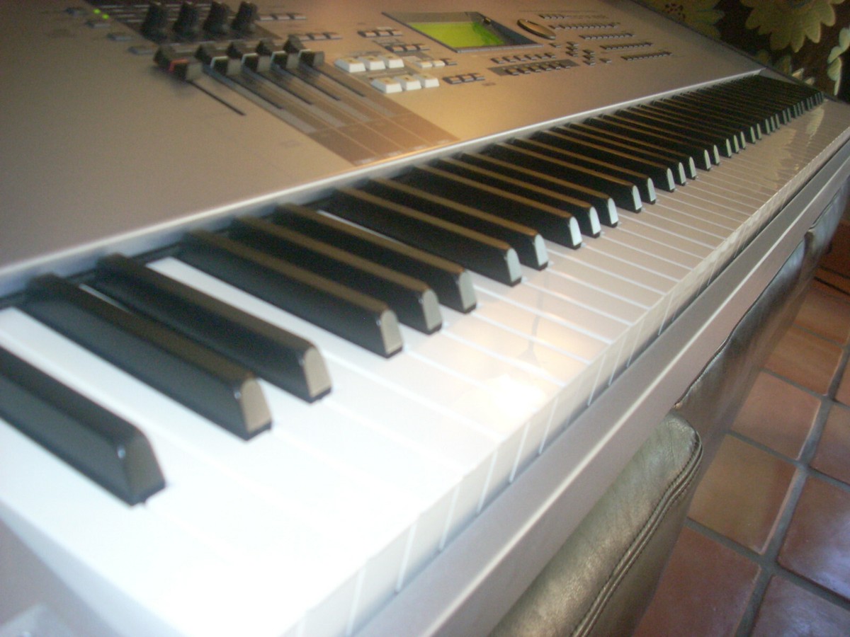 Yamaha Motif ES8 es 8 88 keys Synthesizer + Excellent + FAST-SAFE
