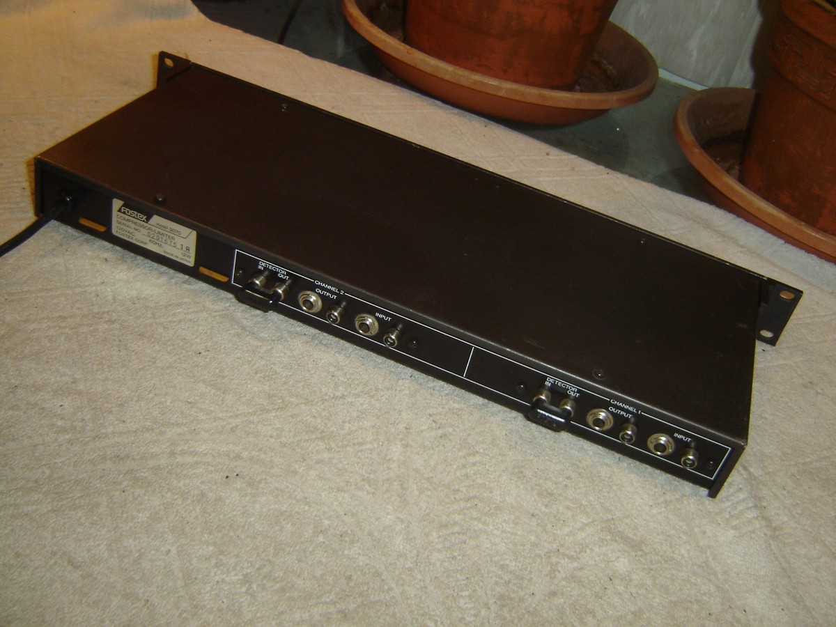 DTM・DAW FOSTEX COMPRESSOR LIMITER MODEL 3070 Fostex 3070