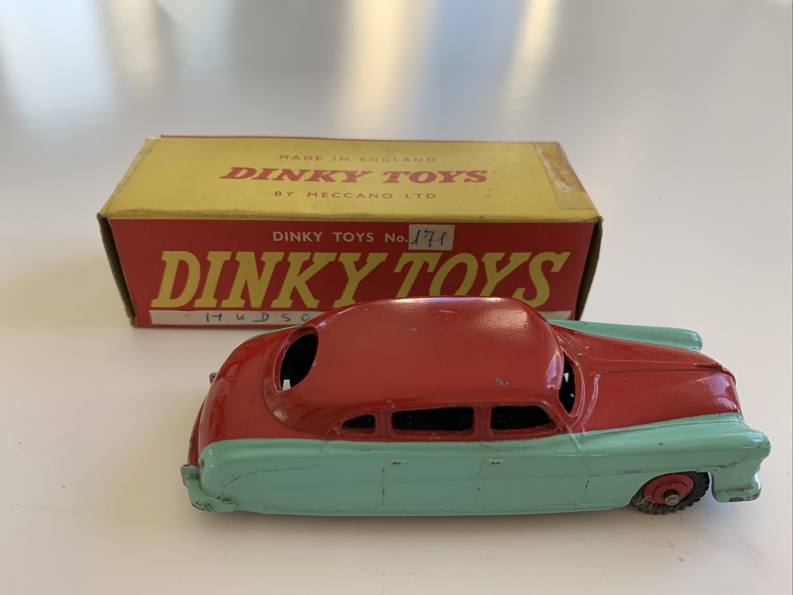 Dinky 171, Hudson Commodore Sedan - Free Price Guide & Review