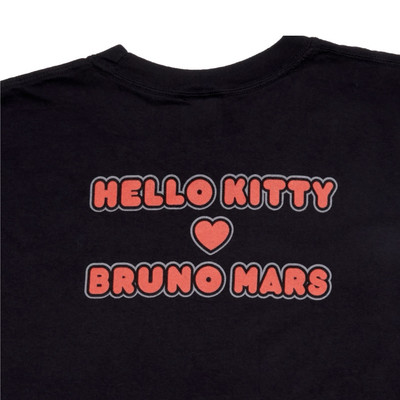 SOLD OUT NEW Hello Kitty BRUNO Mars EXCLUSIVE Heart Hands Black