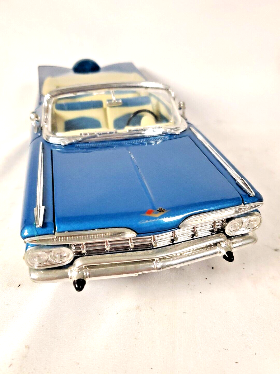 Road Legends 1959 Chevrolet Impala Convertible Blue 1:18 Die Cast