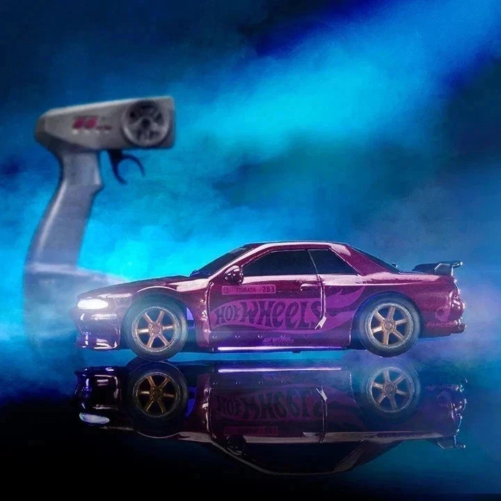 Mattel Creations Hotwheels R/C 1:64 Nissan Skyline R32 Pandem